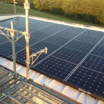 1.事務所屋根に、ソーラーパネル設置しました。35枚