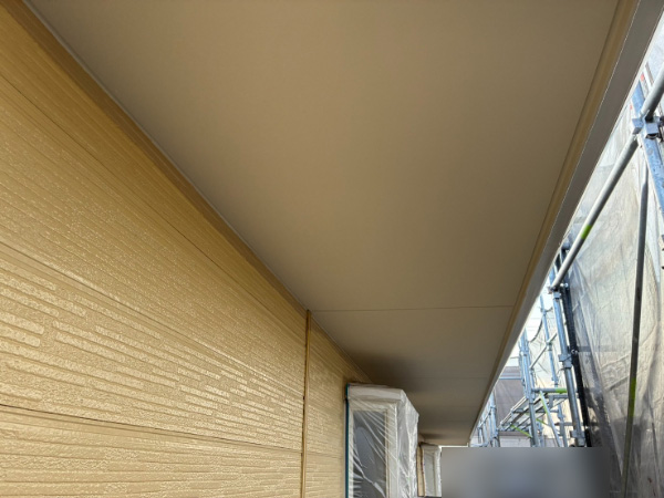 四日市市_アパートS_軒天上塗完了