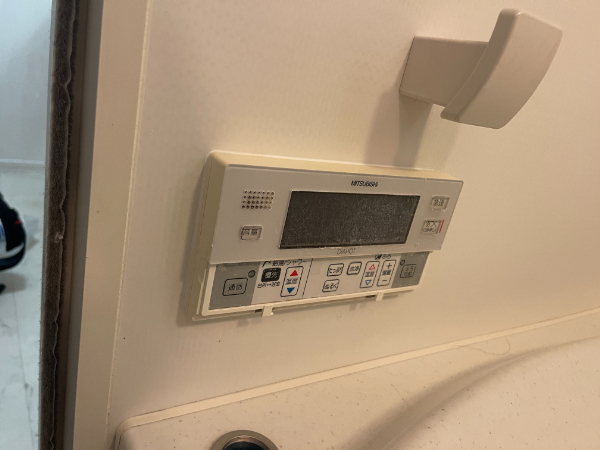 四日市市F様_エコキュート施工前リモコン