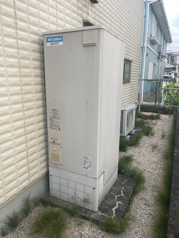 四日市市F様_エコキュート施工前