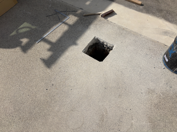 いなべ市I様_カーポート新設支柱穴あけ