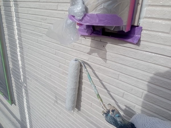 外壁シーラー下塗り① 