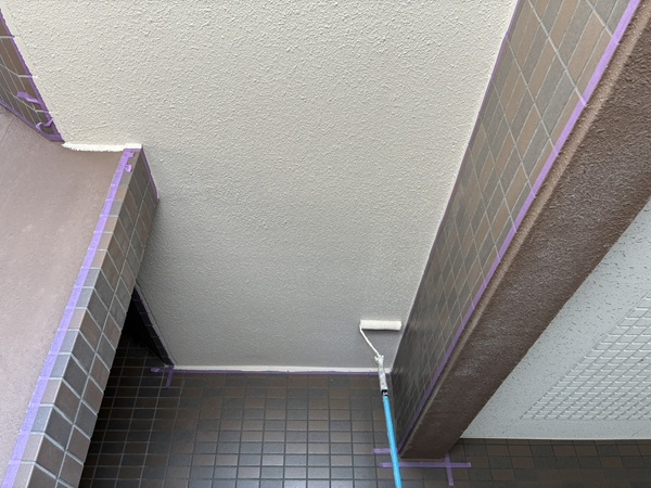 四日市市-Sマンション-軒天-上塗り