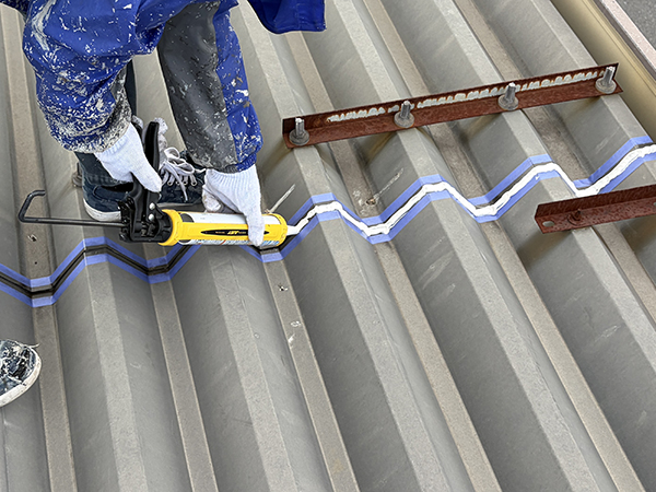 四日市市-倉庫-屋根-コーキング