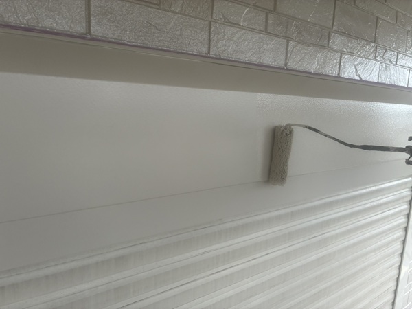 朝日町-S様邸-シャッターボックス-上塗り