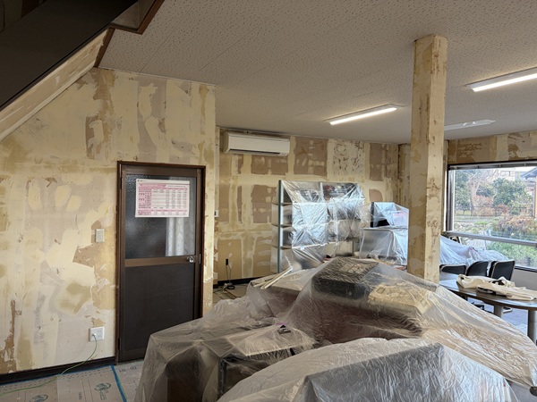 四日市市-店舗-パテ処理