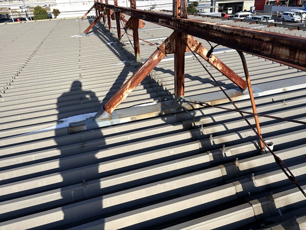 四日市市-倉庫-屋根-施工前1