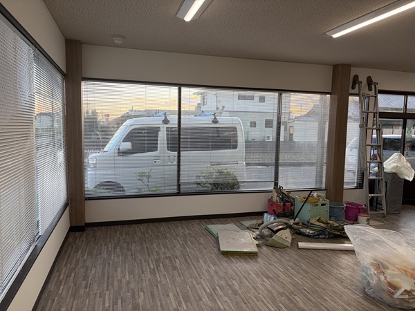 四日市市-店舗-クロス完了1