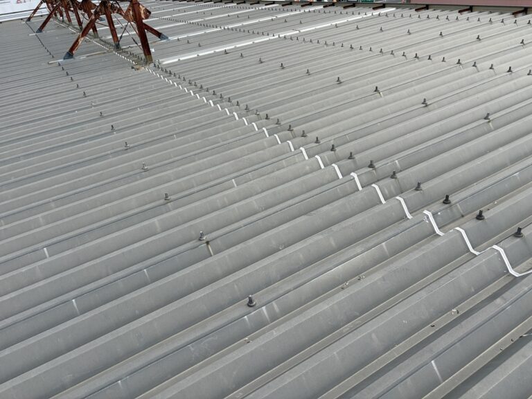 四日市市-倉庫-屋根-アイキャッチ