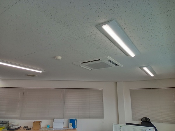 四日市市-事務所-照明-施工後2