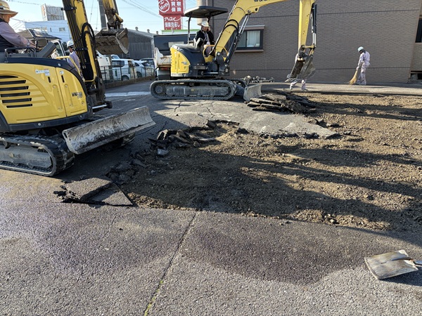 四日市市-駐車場-既存アスファルト撤去