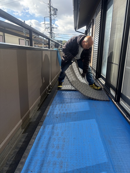 四日市市-N様邸-デッキタイルめくり