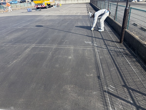 四日市市-駐車場-墨だし