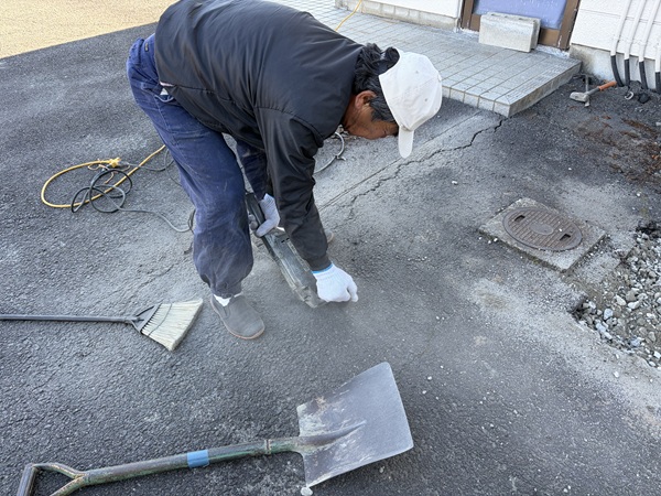 四日市市-K様邸-段差解消コンクリート工事-はつり