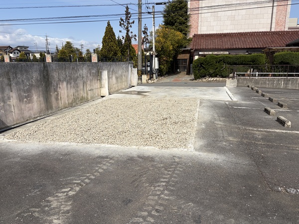 四日市市-F様邸-車庫解体-砂利敷きまし