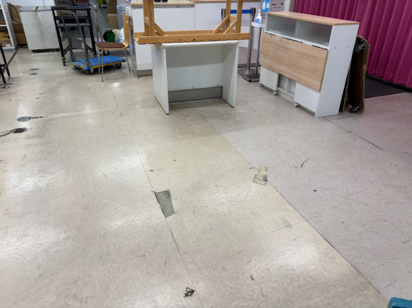 四日市市店舗-床-施工前