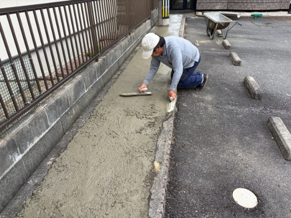 四日市市-マンション-生コンならし